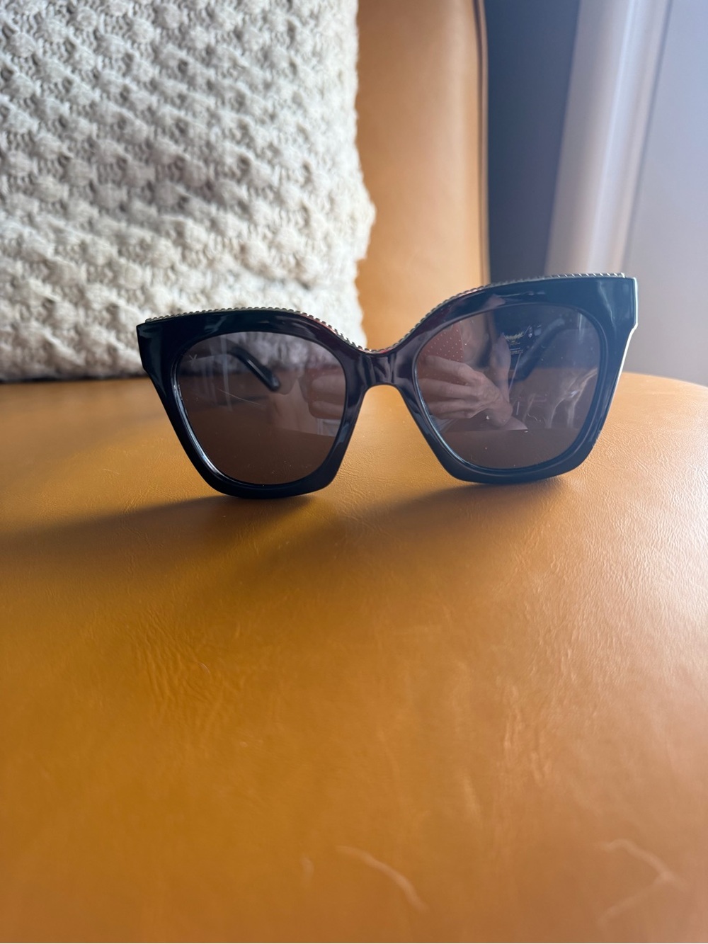 Women's Black Cat-Eye Sunglasses with Subtle Top Detailing